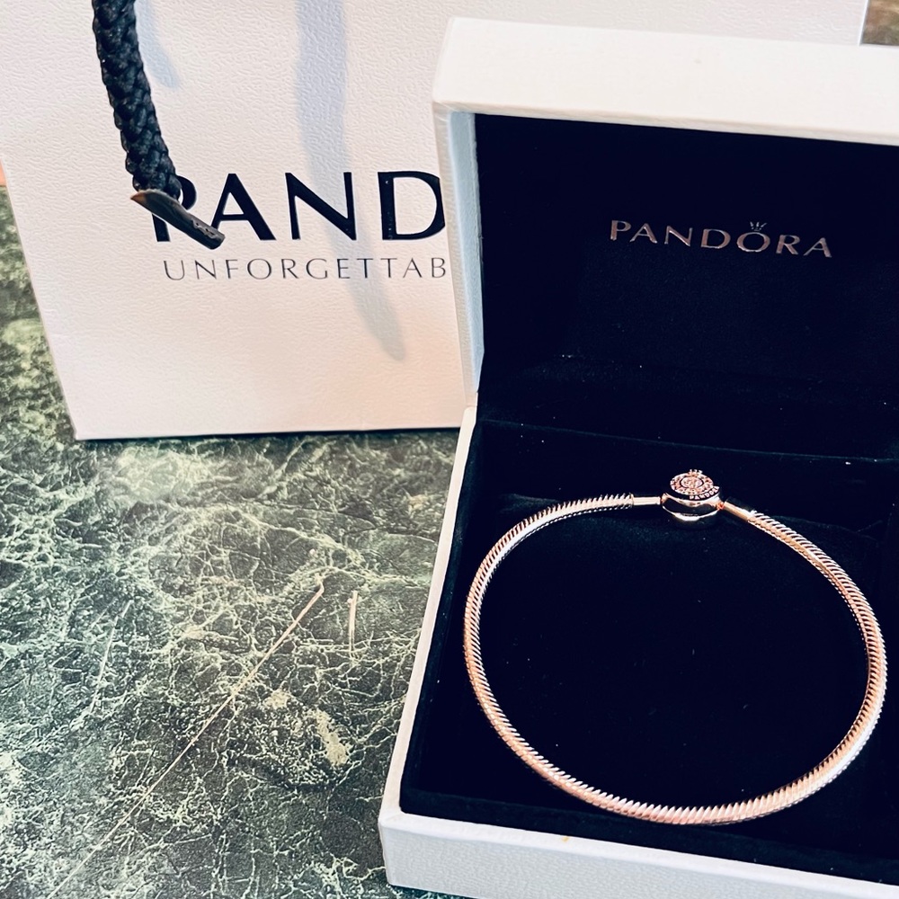 Pandora Moments Sparkling Crown O Snake Chain Bracelet
